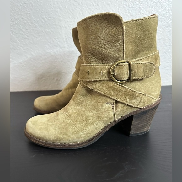 EUC Fiorentini + Baker ankle boots- size 7 - Picture 3 of 5